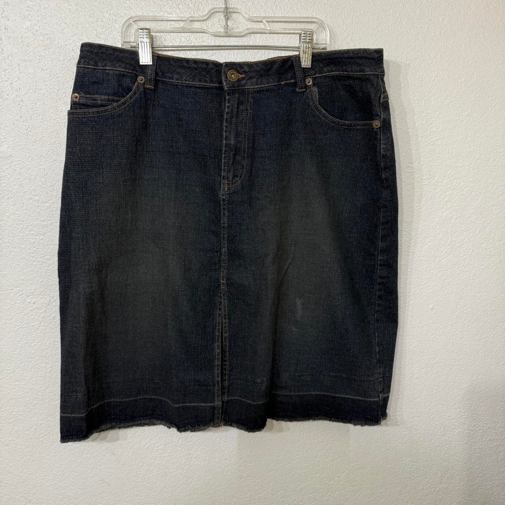 Route 66 Dark wash denim  skirt with frayed hem and zipper closure